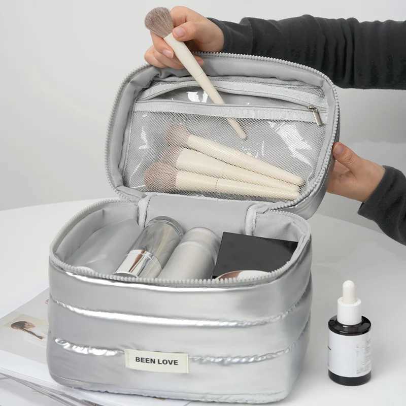 Lady Travel Cosmetic Pouch Large Capacity Toiletry Bag Multifunctional Womens Makeup Organizer Bag Zipper Toiletry Pouch C251225