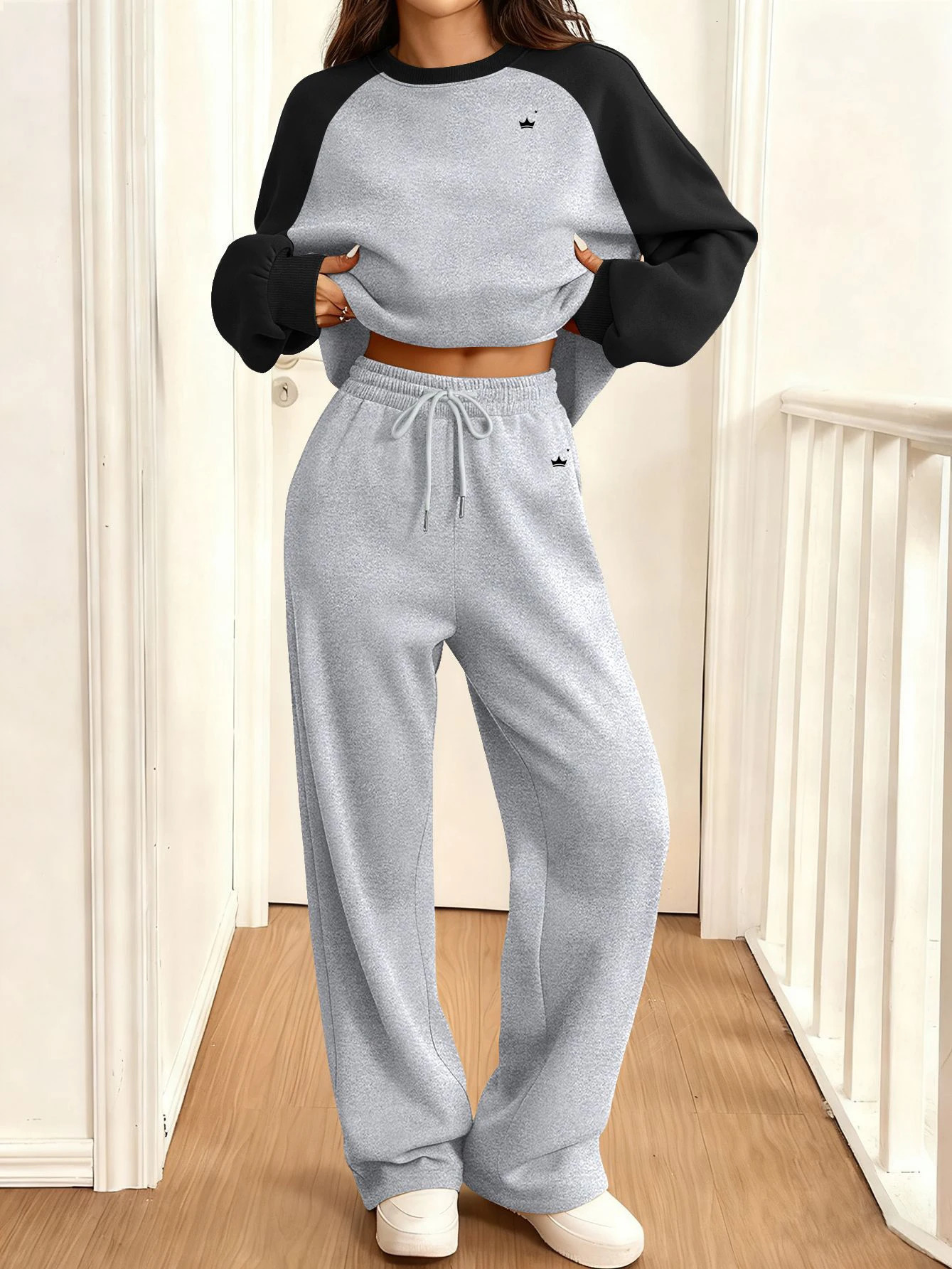2026 Autumn and Winter Fashion Loose Set round Neck Sportswear Womens TwoPiece Outfit Comfortable fitness jogging fashion suit 251225