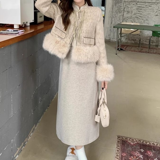 Real Autumn Socialite Heavy Craft Elegant Pearl-Trimmed Classic Style Pink Short Jacket and Skirt Suit 250211