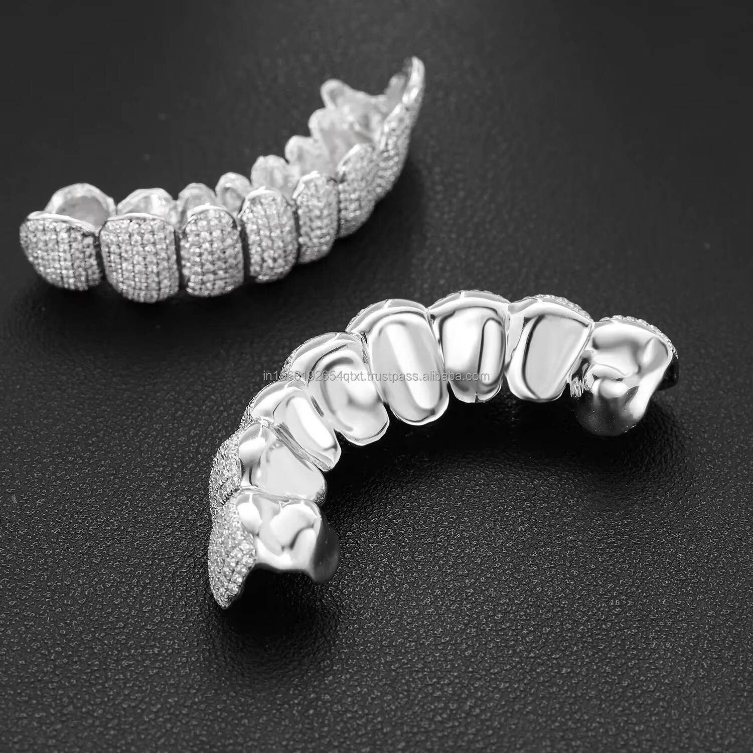 Pretty Moissanite Round Brilliant Cut Vvs Clarity Sparkling Diamond Iced Out 925 Sterling Silver Customize Tooth Grillz