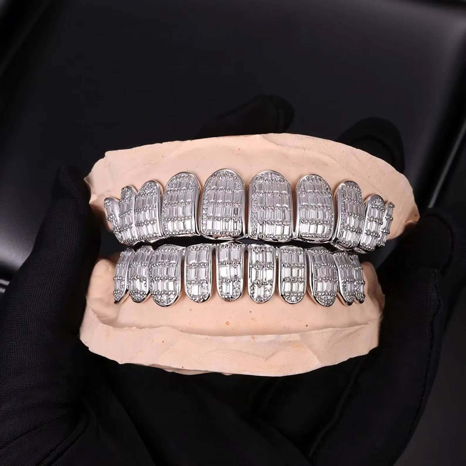 925 Silver Round Cut Moissanite Diamond Grills Stylish Iced Hip Hop Teeth Jewelry Fine Grillz for Men Women Perfect Gift