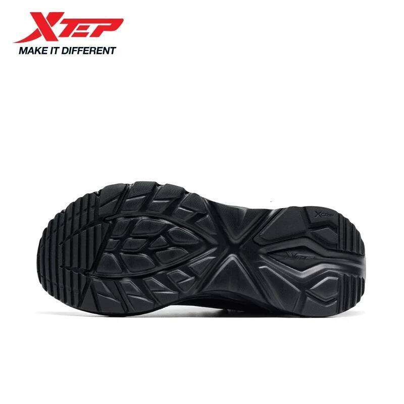 Xtep Male's Cotton Shoes 2025 Winter New Arrival Strong Wrapping Comfortable Lace Up Cushion Durability Sneakers 875419370017 X251225