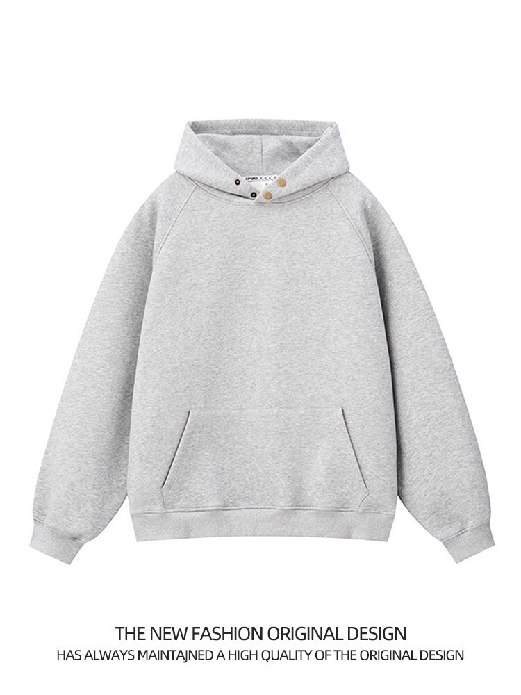 The 480-gram men's hooded solid-color sweatshirt is loose and casual