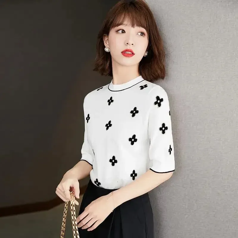 Casual Thin Knitted TShirt Summer Short Sleeve Tops Elegant Womens Clothing Embroidery Flower Fashion Tee Shirt Femme