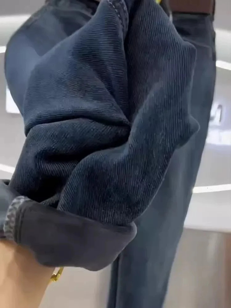 American Vintage Fleece Lined Jeans Women Fall Winter Thickened High Waist Hips Covering Slim Tapered Dad Pants 251225