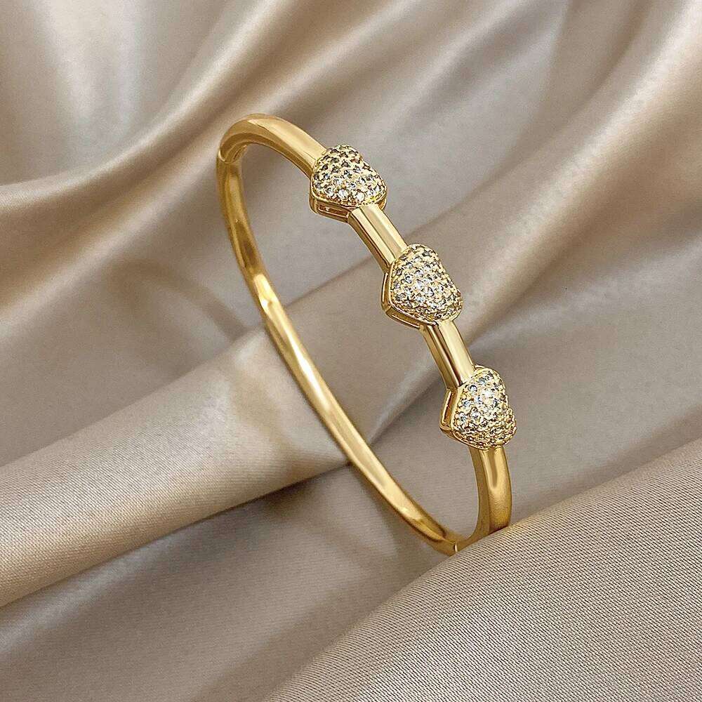 Exquisite Gold Plated Zircon Heart Charm for Women Minimalist Geometric Spring Open Bangle Bracelet Female Jewelry Gift
