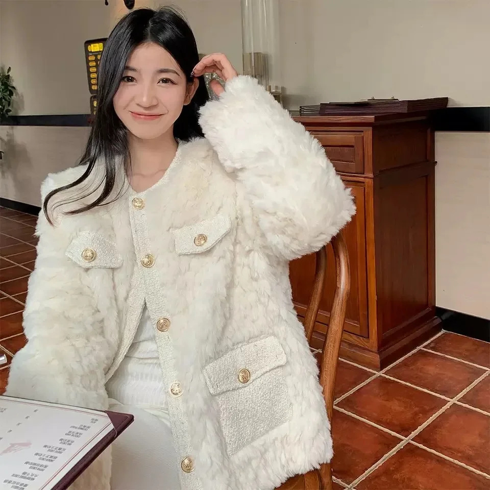 Womens Short Thickened Lamb Fur Jacket Durable Cotton down Vest Autumn Winter Fashion round Neck Full Sleeve Elastic Cuff 251219