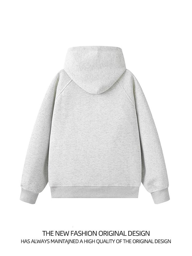 The 480-gram men's hooded solid-color sweatshirt is loose and casual