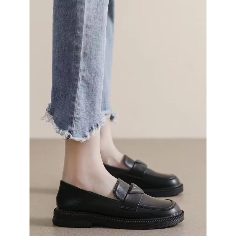 Free shipping new fashionable black beige women's soft soled leather shoes thick soled plus size 35-43 casual shoes daily elegant and versatile