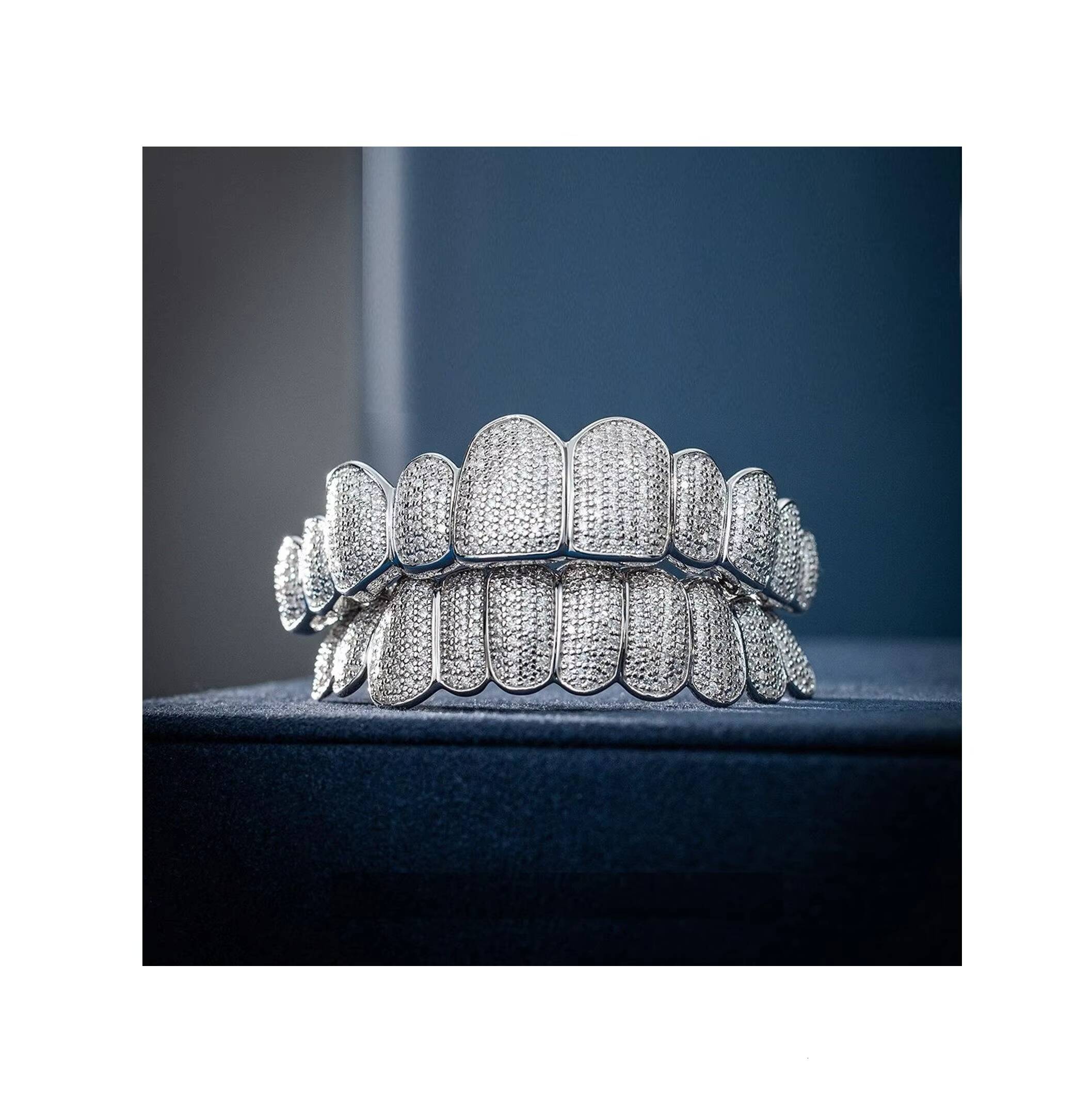 Luxury 925 Silver Round Cut Moissanite Diamond Grills Stylish Iced Out Hip Hop Teeth Jewelry for Men and Women Fine Grillz