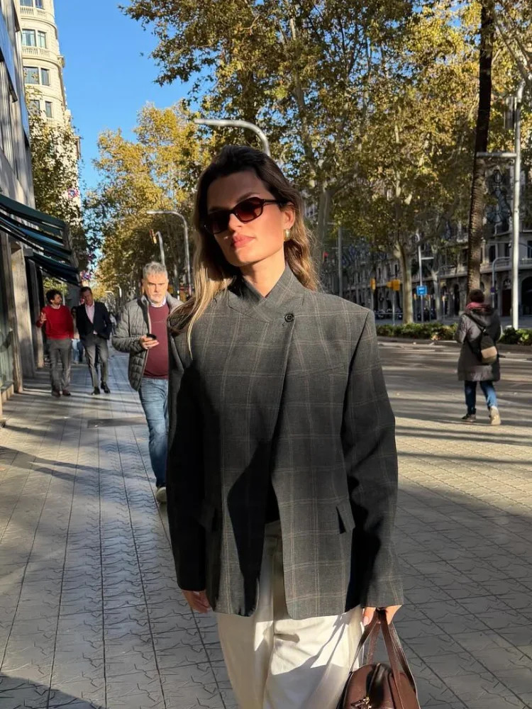 Women Irregular Plaid Blazer Jacket Fashion Stand Collar Full Sleeve Split Loose Short Jackets 2026 Daily Commute Outerwears 251225