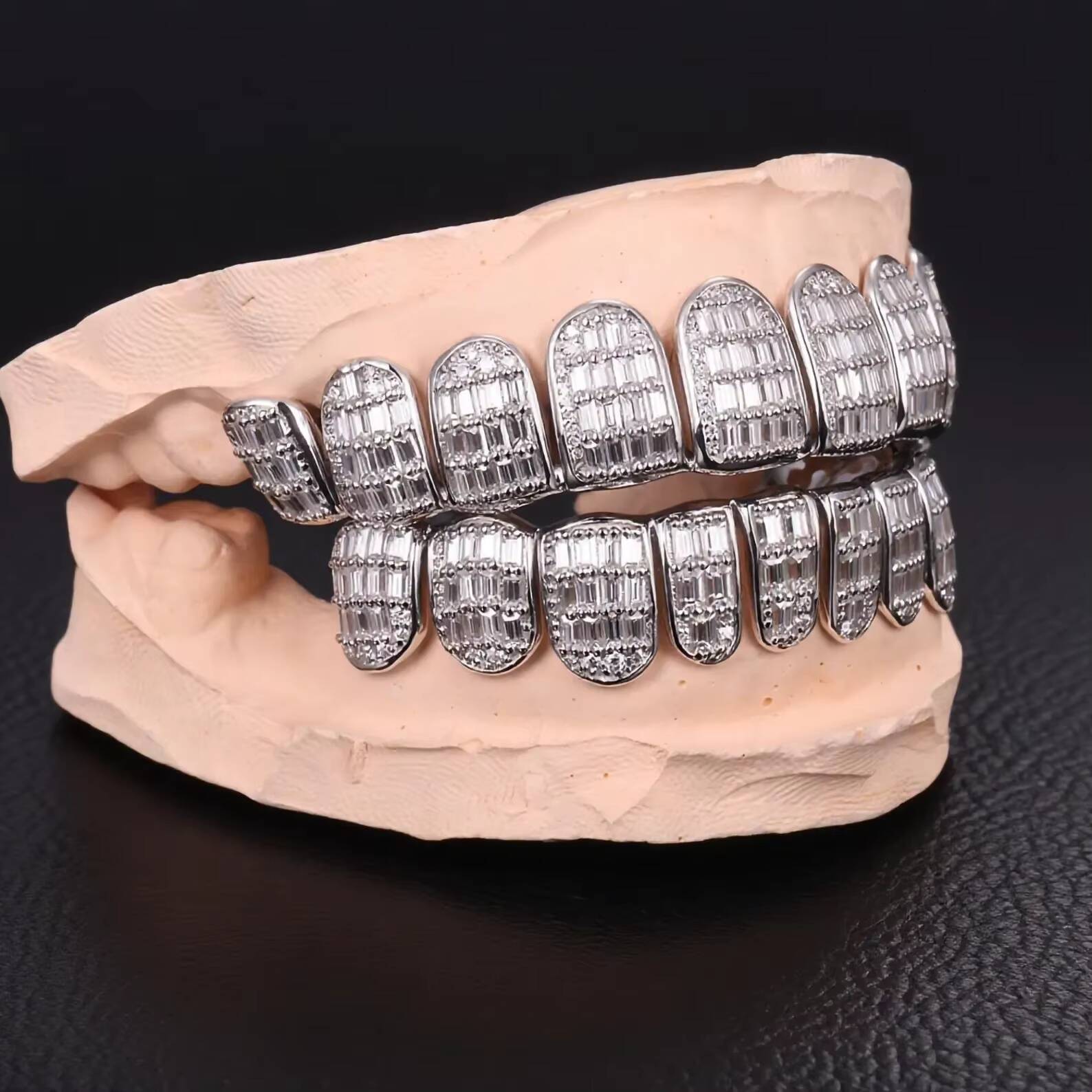 925 Silver Round Cut Moissanite Diamond Grills Stylish Iced Hip Hop Teeth Jewelry Fine Grillz for Men Women Perfect Gift