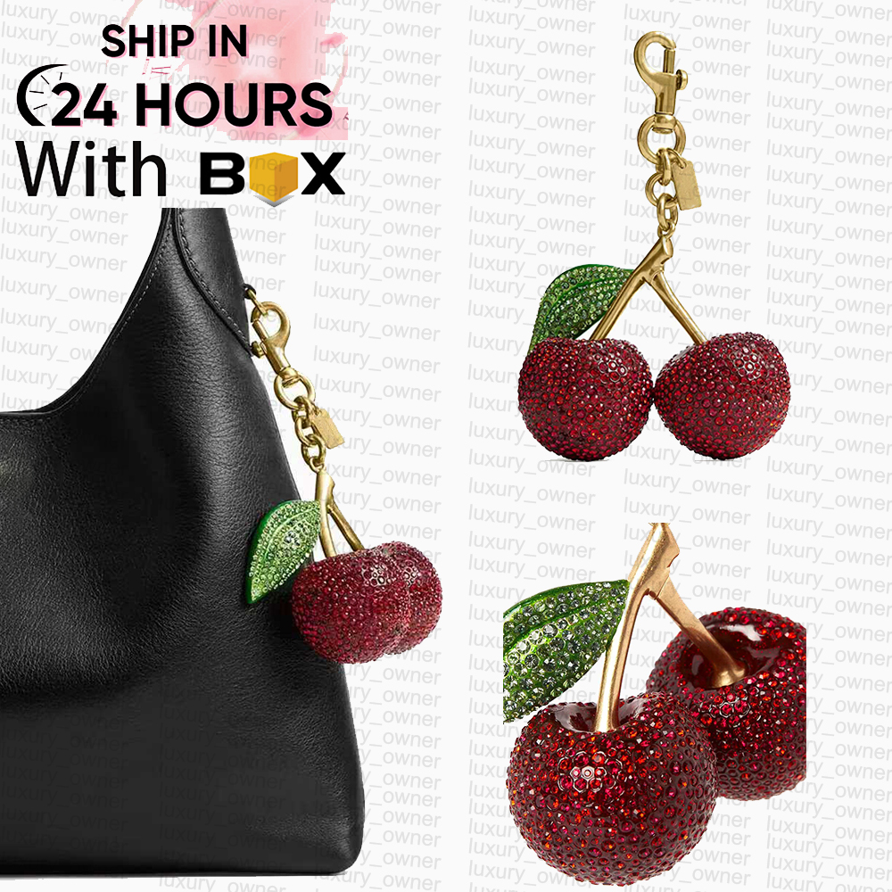 luxury keychain designer keychain wallet key cherry charm chain Unisex Lanyards White designer keychain jewelry designers purse charm keyring with box