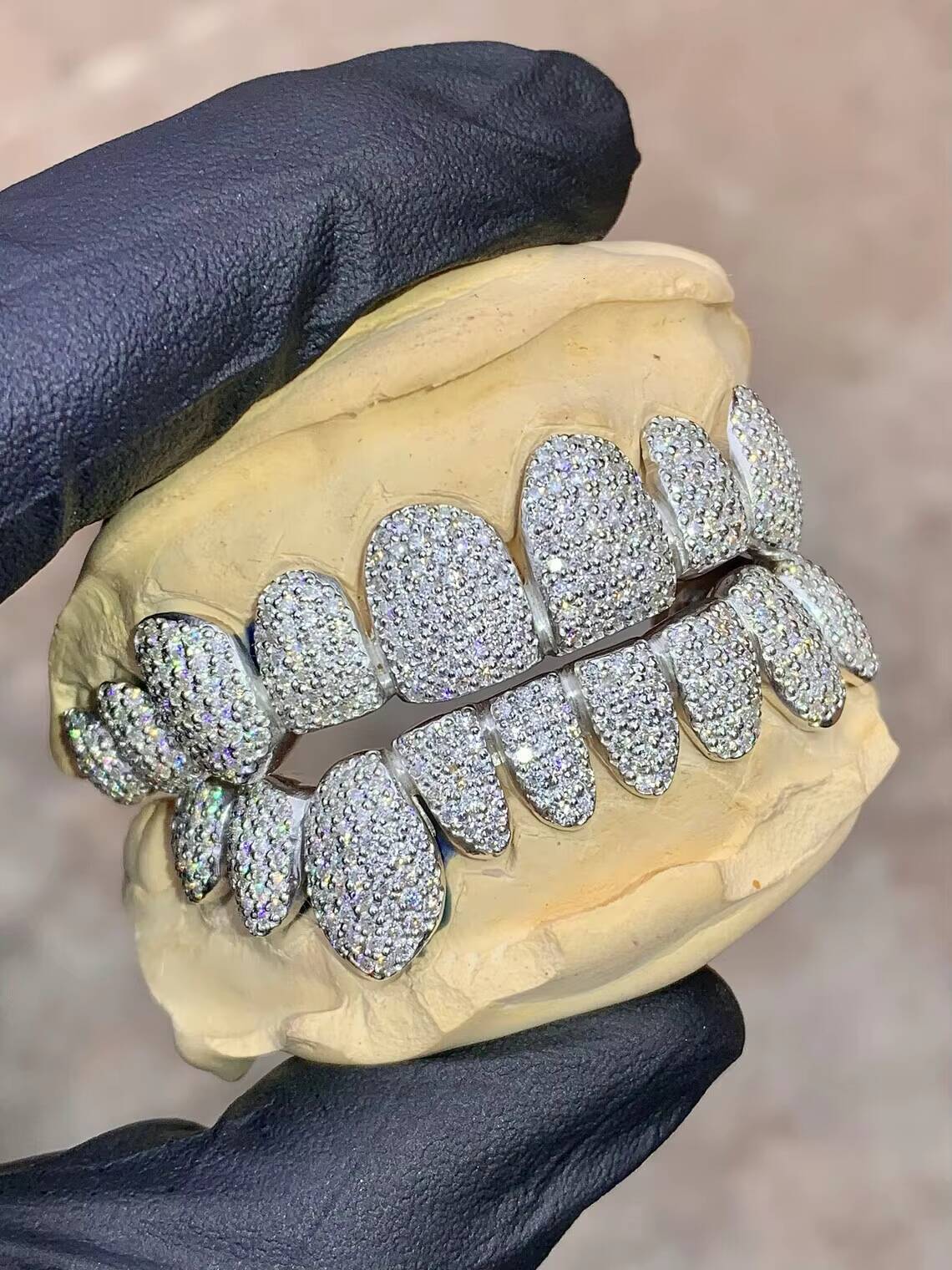 Custom 1pcs Yellow Gold Grillz Hip Hop Custom Vvs Moissanite Diamond Grillz 10k 14k 18k Gold Teeth Silver Teeth / Tooth