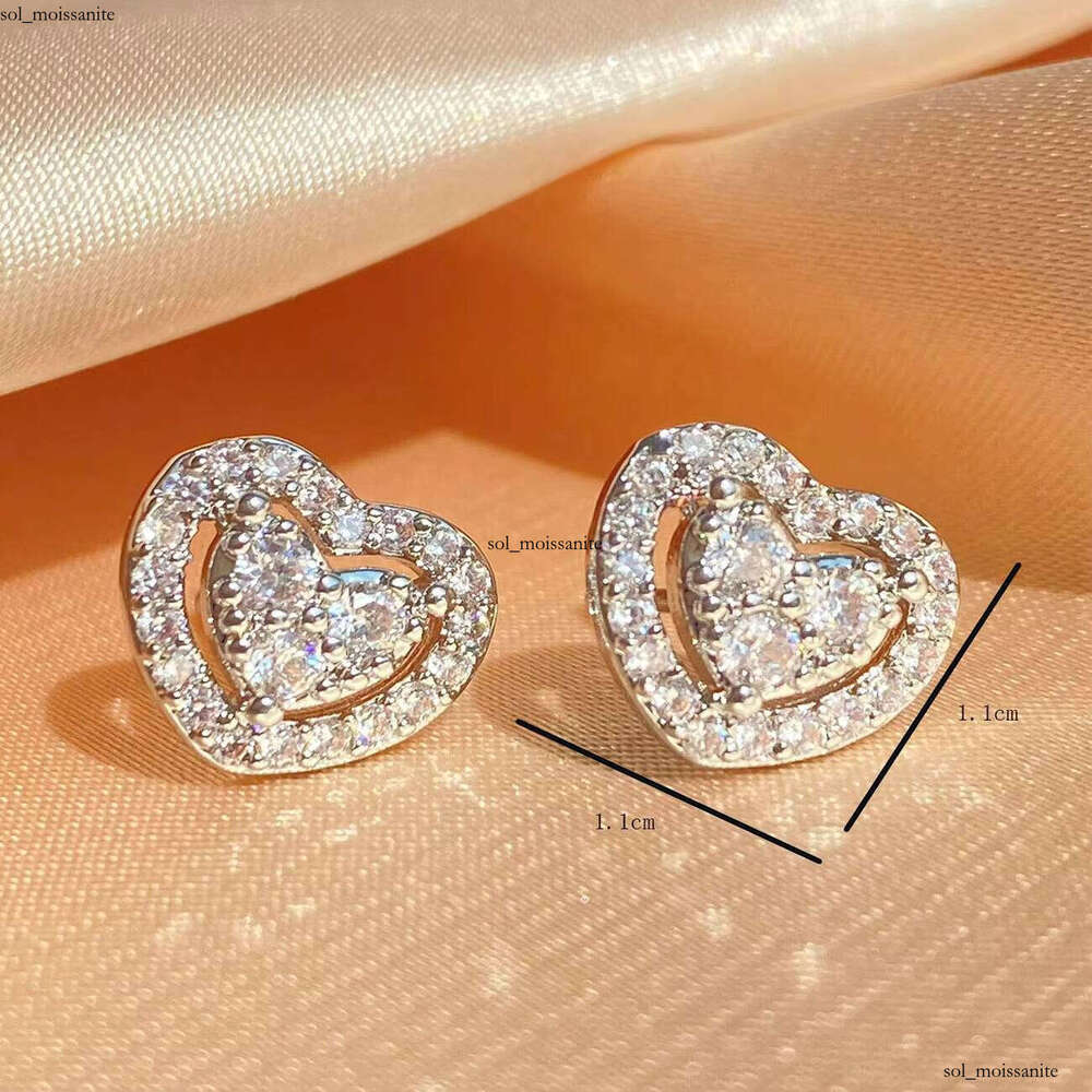 Heart-shaped Full VVS Moissanite Stud Earrings for Women Gold Nugget-shaped Pendant fashion Accessories Stock