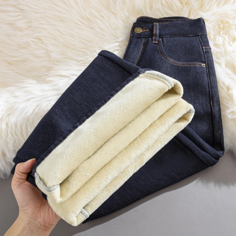 Winter Fleece Lined Jeans for Woman Y2k Pants Wide Leg Blue Loose Straight Trousers Pear Shape Body Comfort Fashion Trend 251225