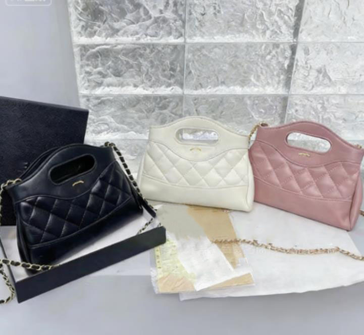 Wholesale retail retro fashion designer bag chains with adjustable texture single-shoulder crossbody handbags Cosmetic Bags