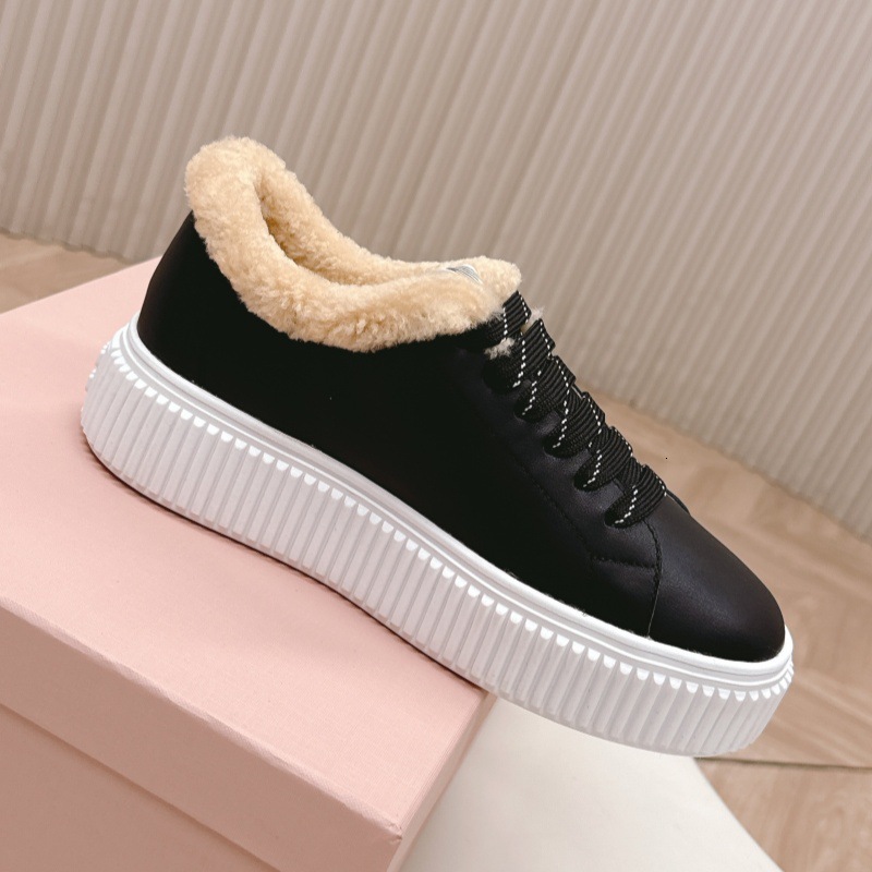 Winter 2025 thick soled height increasing sports shoes suede sheepskin warm cotton shoes casual women's shoes