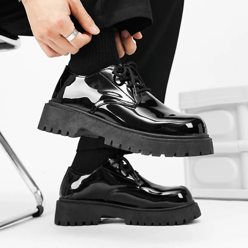 Mens British Style Leather Shoes Big Round Toe Anti-Slip Formal Casual Dress Shoes Comfortable Black Autumn Winter Fashion 251225