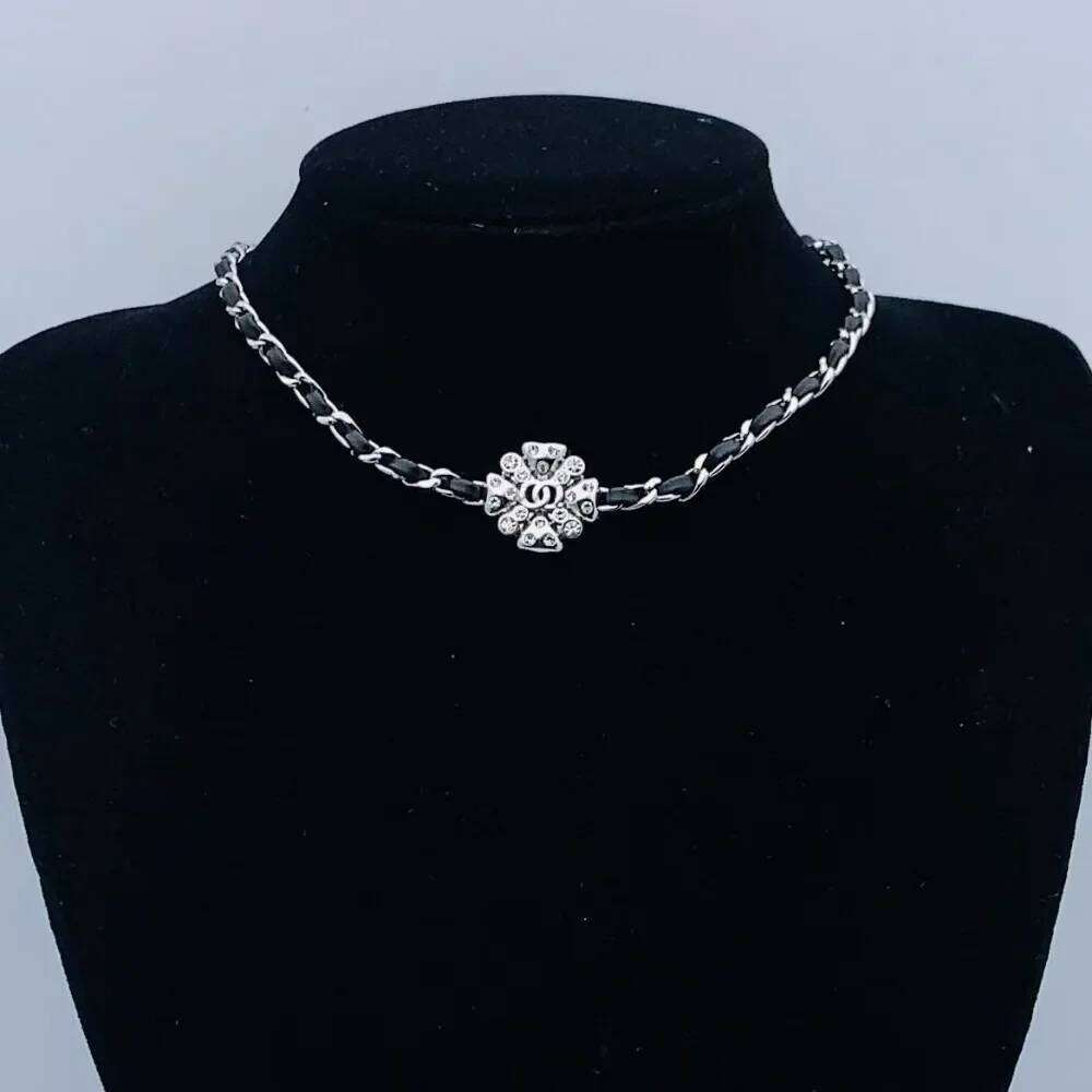 2025 Fashion Double C Letter Necklace Female Internet Celebrity High Sense Retro 25N1226