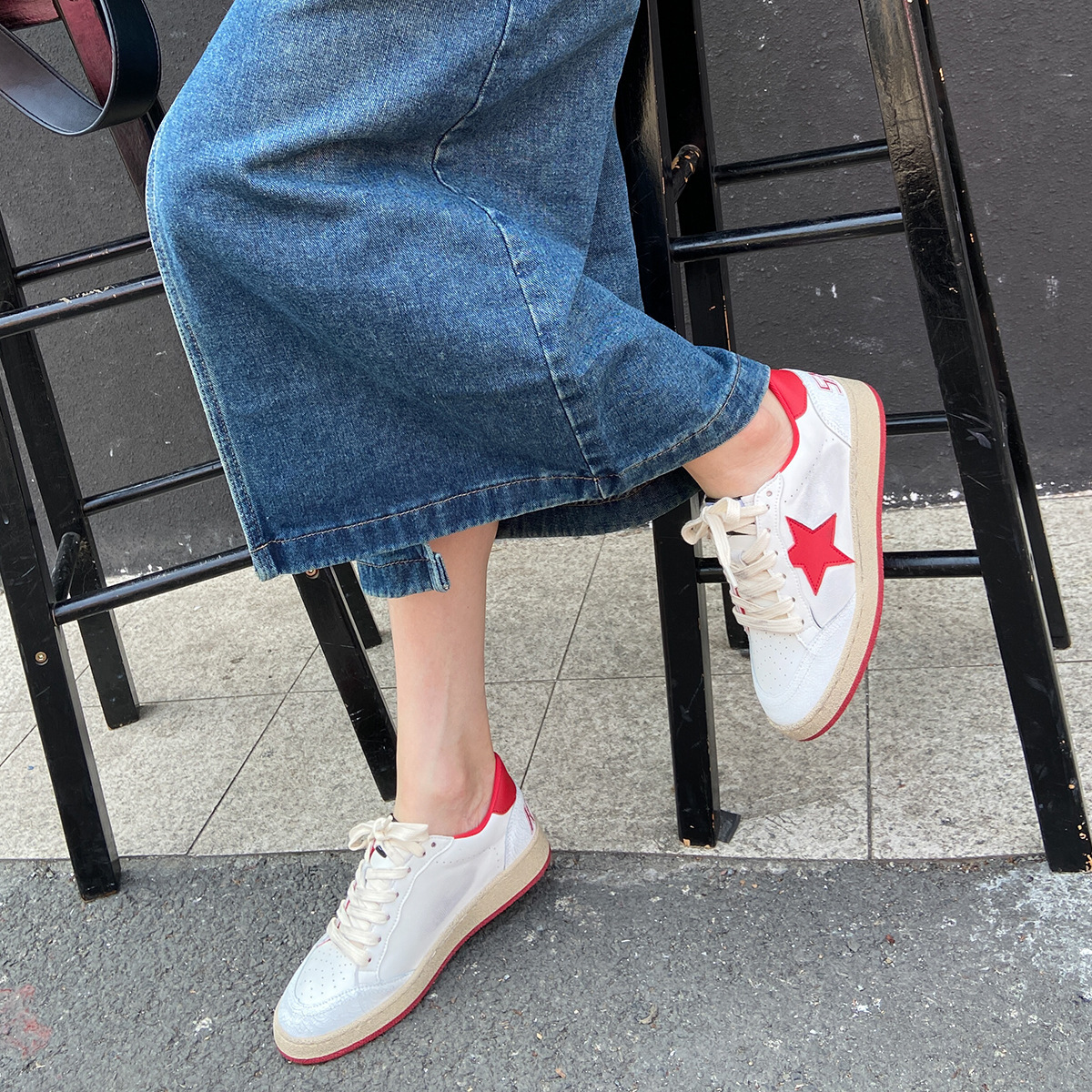 2025 designer fashion retro color blocked sports shoes, flat shoes, colorful rhinestone white shoes