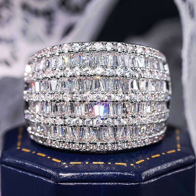 Huitan Charming Women Rings for Wedding Party Engagement Trendy Accessories Inlaid Bright Cubic Zirconia Silver Color Jewelry