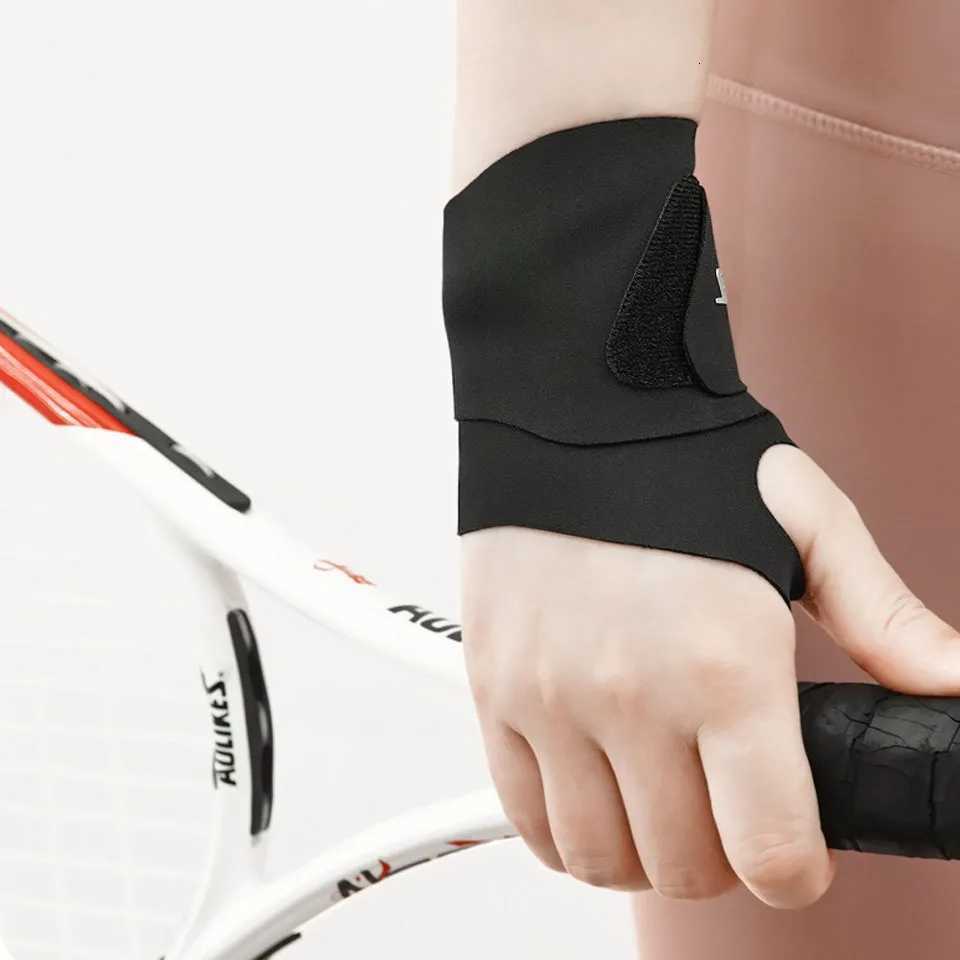 AOLIKES Ultra Thin and Soft Wrist Brace Wrist Wraps for Men and Women Adjustable Wrist Support for Basketball Tennis Badminton M251226
