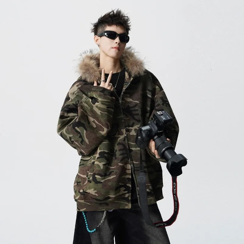 Winter Camouflage Hooded Sweatshirt Cardigan Jacket for Men Loose and Plush Thick Warm Casual Jackets Fur Collar Zipper Top 251222