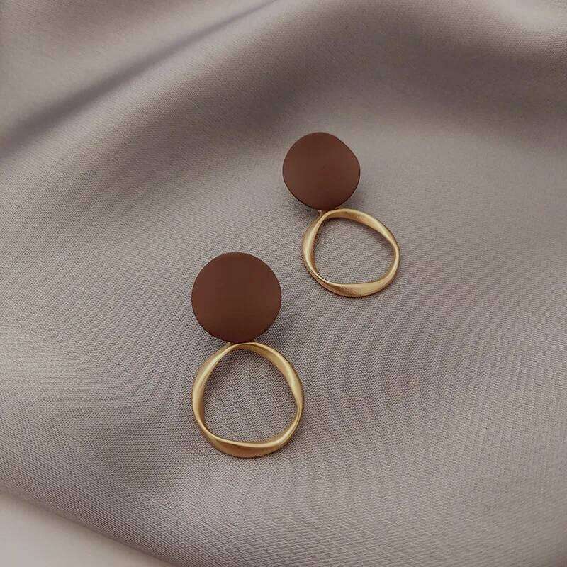 Korean Version of Women's Pearl with Elegant Geometric Contrasting Color Earrings, Retro Clip Without Ear Hole 25H1226