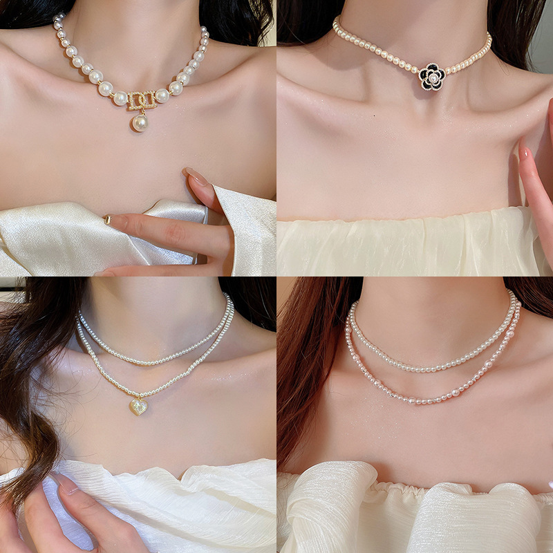 Luxury Creative Design Fashion Jewelry French Style Pleated Pendant Pearl Necklace Light Luxury High-End Clavicle Chain Women's Fashionable Elega