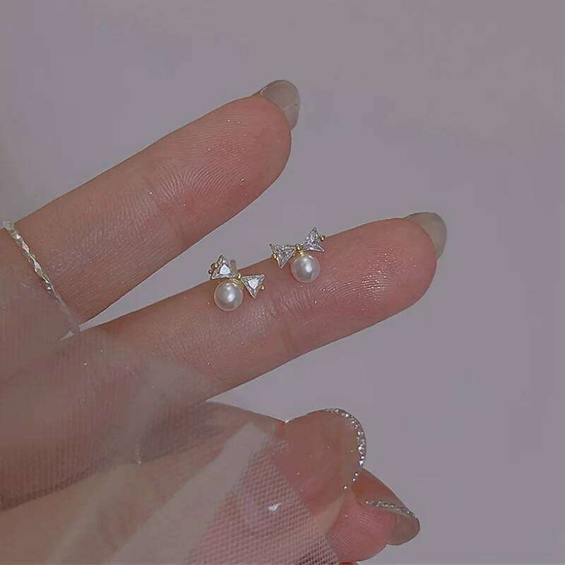 1-Pair French Retro Inlaid Synthetic Zircon Bow Splicing Imitation Pearl Pendant Earrings for Women's Daily Versatile 2024 New E 25H1226