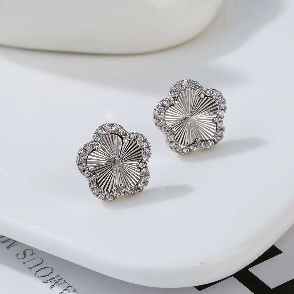 Exquisite High Quality Plant Flowers Geometric Five Leaf Petals Women Luxury Earrings Shiny Bridal Lovely Gift 25H1226