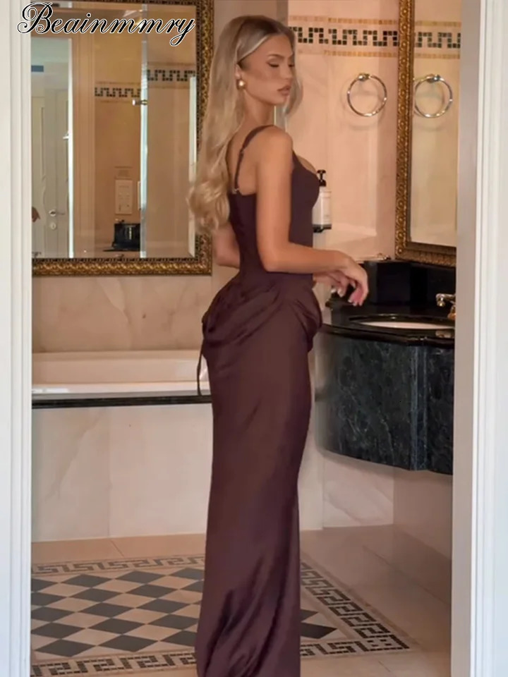 BROWN Pleated Sling MAXI Dress Women Square Neck Sleeveless Off-shoulder Waist Cinching Slim ROBE Fashion Evening Party Gowns 251225