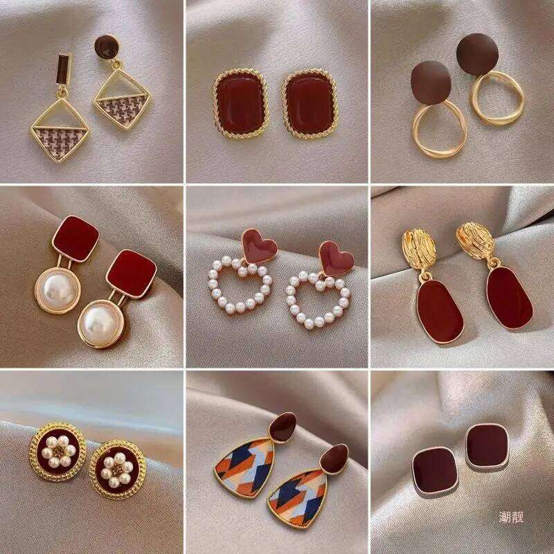 Korean Version of Women's Pearl with Elegant Geometric Contrasting Color Earrings, Retro Clip Without Ear Hole 25H1226