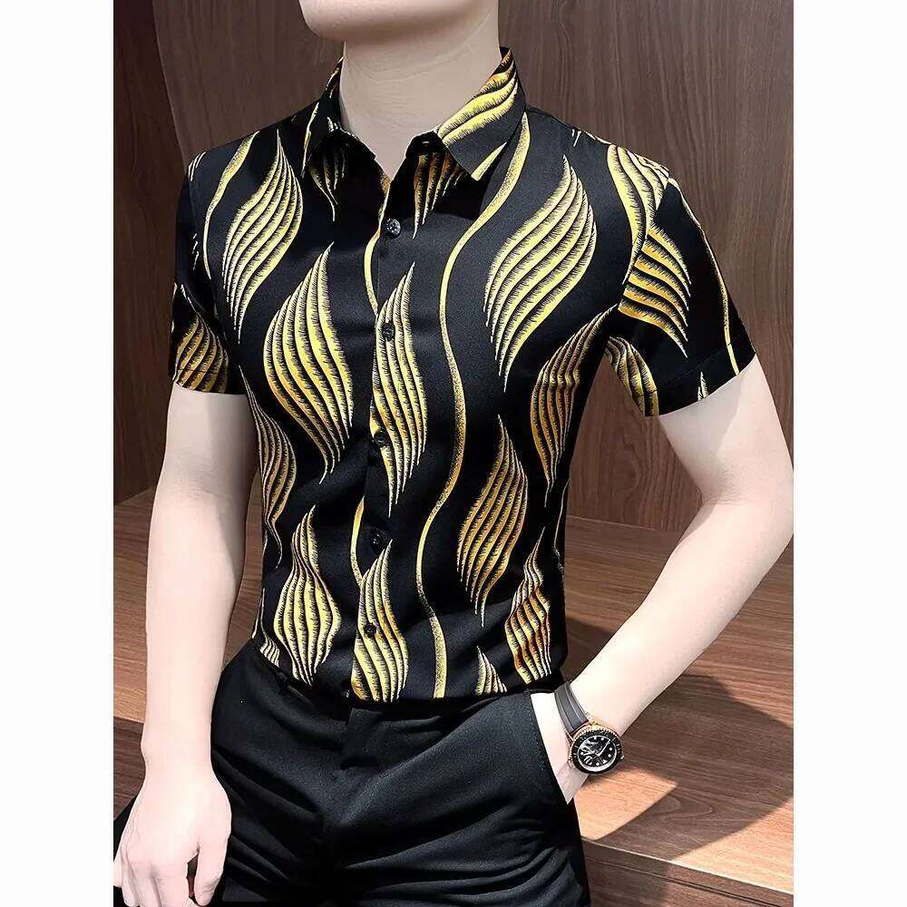 Handsome Men's Short-Sleeved Summer New Hawaiian Seaside Versatile Floral Shirt