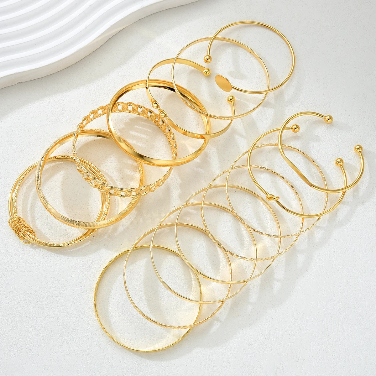 15 Pcs Retro Gold Color Minimalist Bangle Set for Women Fashion Chic Geometric Knotted Bracelets Daily Party Jewelry Gifts 2026 251219
