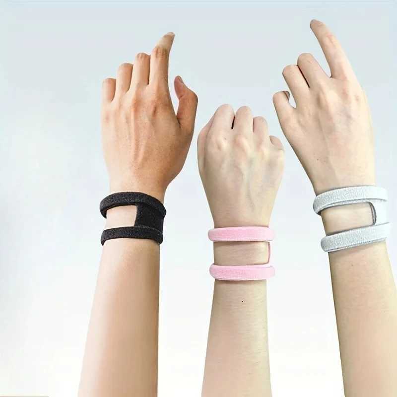Carpal Tunnel Wrist Brace - Breathable Support Sleeve with Splint for Sprain Prevention Joint Protection Day/Night Comfort Fit M251226