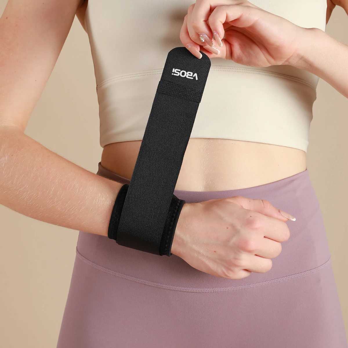 1 Piece Adjustable Lightweight Wrist Support for Weightlifting Squat Kettlebell M251226