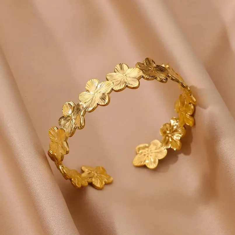 Vintage Flower Cuff Bracelet Bangle for Women Gold Color Flora Stainless Steel Bangles Casting Aesthetic Couple Wrist Jewelry 251219