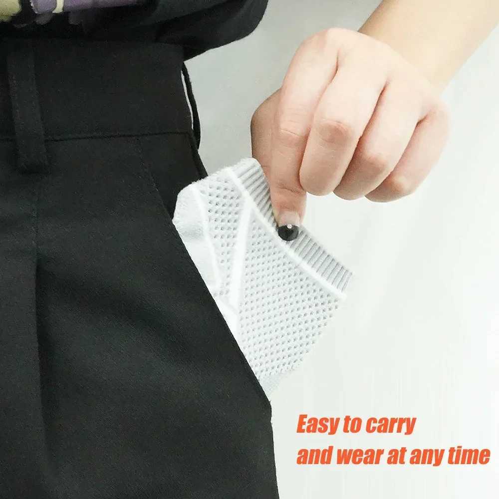 1PC Wrist Brace - Adjustable Compression Support for Men Women Fits Left/Right Hand - Carpal Tunnel Pain Relief M251226