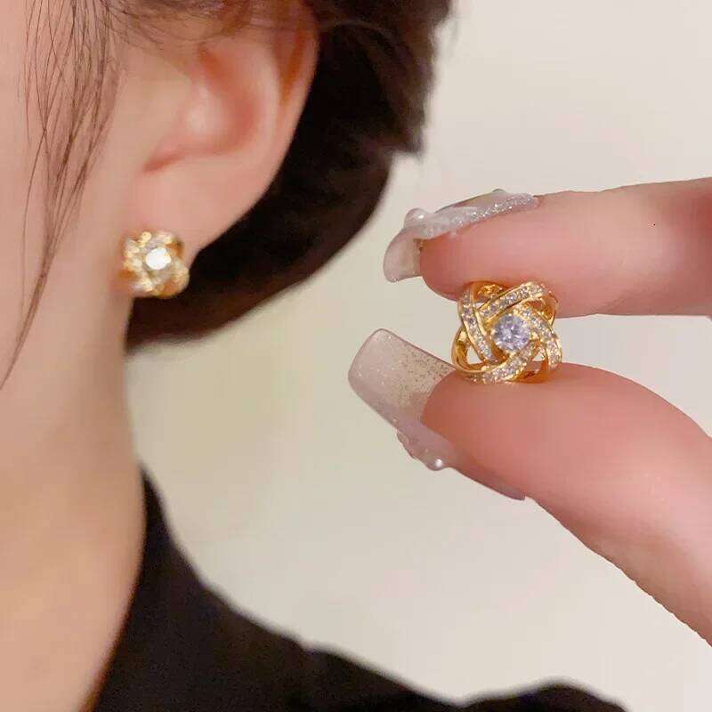 Light Luxury Zircon Stud Simple Cross Hollow Geometric Earrings Wedding Party Exquisite Ear Jewellery Women Gifts 25H1226