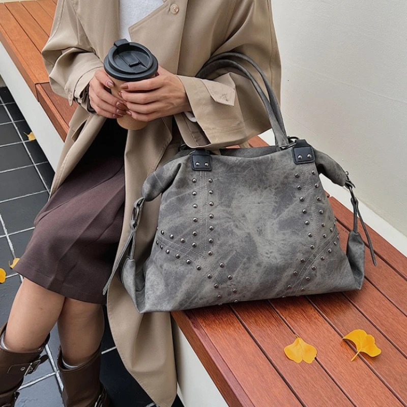 Womens Autumn/Winter Retro Shoulder Bag with Riveted Sequins Handbag Multi Functional Large Capacity Travel Tote Bag 251223