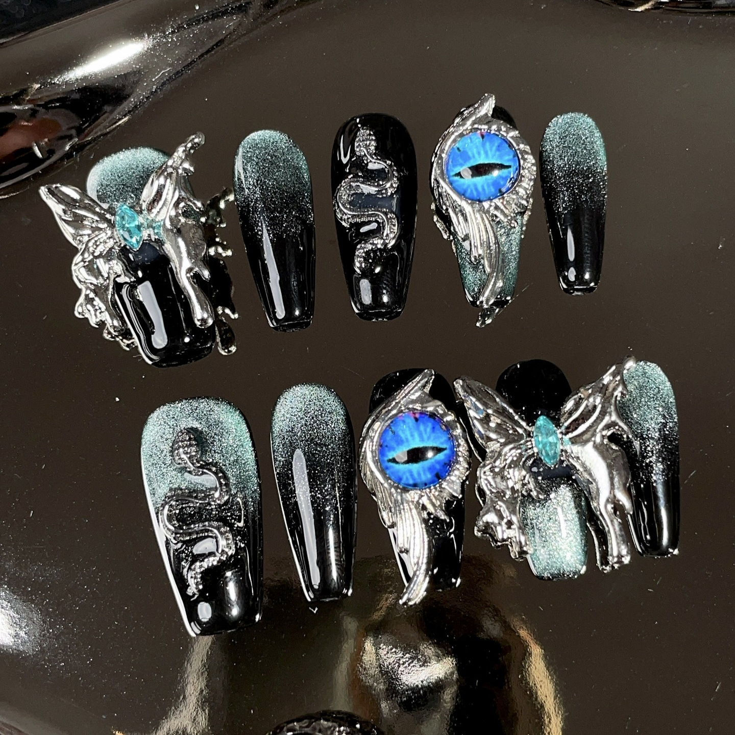 European and American heavy industry pure handmade wearable nails boutique nail patches finished products wholesale metal butterfly fake nails are rem