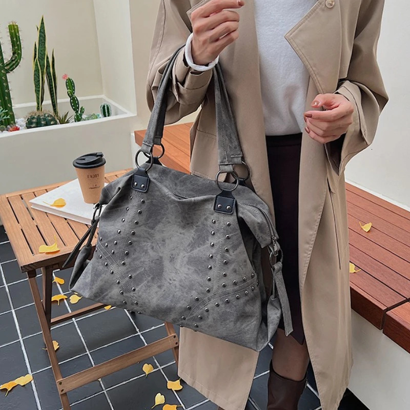 Womens Autumn/Winter Retro Shoulder Bag with Riveted Sequins Handbag Multi Functional Large Capacity Travel Tote Bag 251223