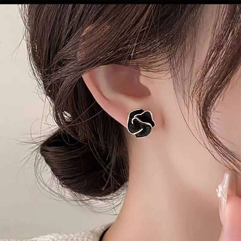 LATS Black Flower Stud for Women Folded Unique Design Enamel Multi-layers Floral Small Earrings Fashion Jewelry 25H1226