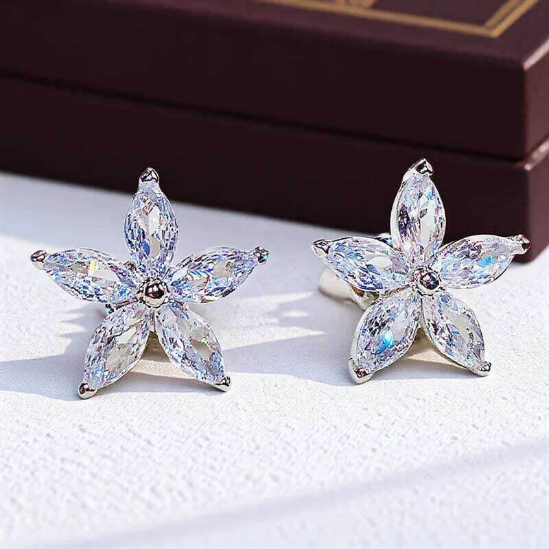 Rainbow Crystal Cute Star Flower Small Stud Earrings For Women Classic Silver Color Versatile Earring Female Daily Party Jewelry 25H1226