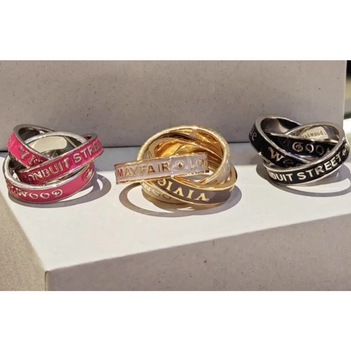 Classic designer ring, planet-themed, Saturn mother-of-pearl, colored enamel, epoxy resin, unisex, luxurious and elegant, love-themed wedding/engagement ring, jewelry.