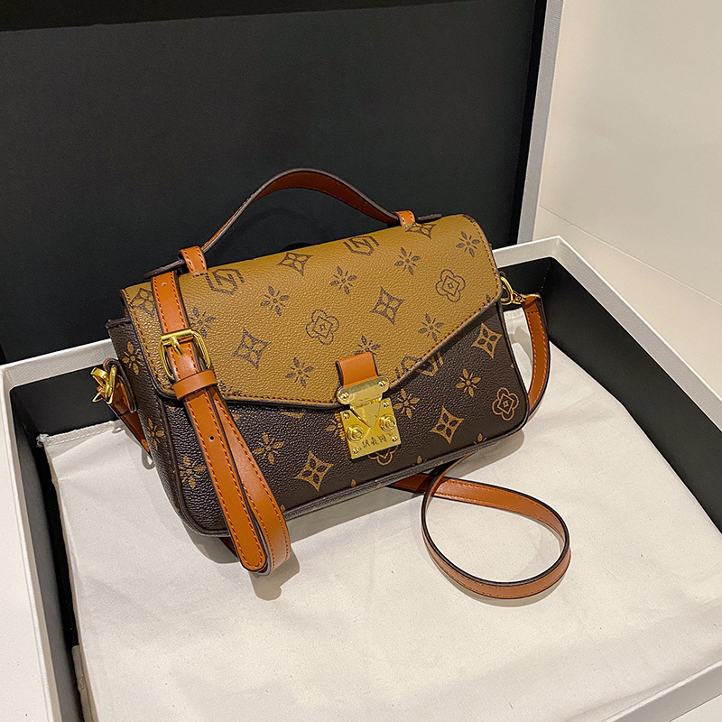 Designer 2025 new tote crossbody shoulder fashionable and high-quality handbag versatile bag essential fashion bags