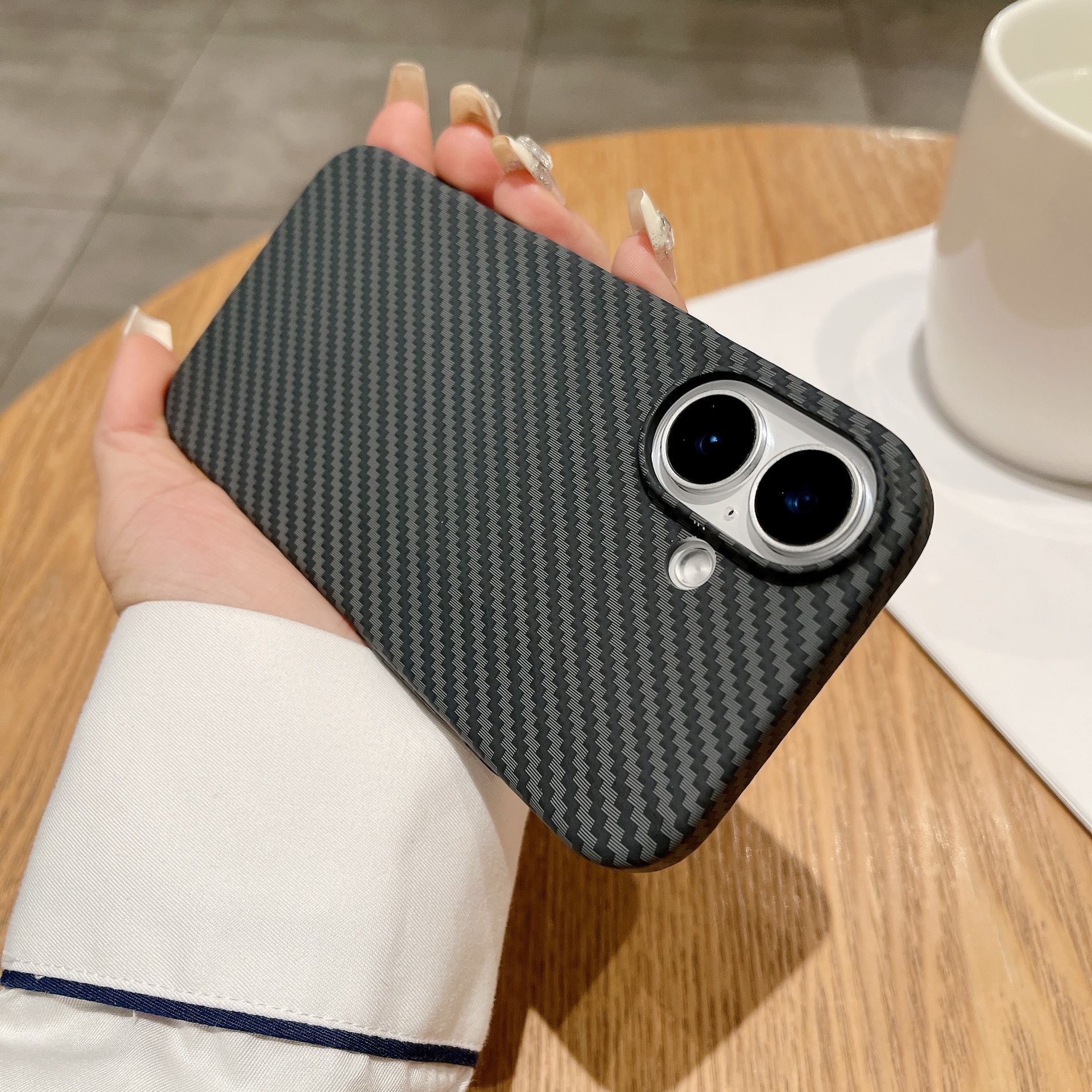 iPhone 17 Kevlar Carbon Fiber Texture Compatible with Apple 16 Pro Max Phone Case Built-in Magnetic 15 Full Coverage Hard