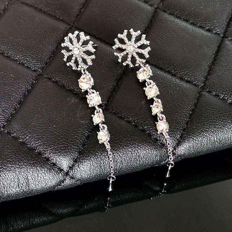 Crystal Zircon Snowflake Stud Earrings For Women Shiny Rhinestone Charm Earring Girls Christmas New Year Birthday Jewelry Gifts 25H1226